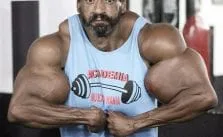 Brazilian bodybuilder synthol injection