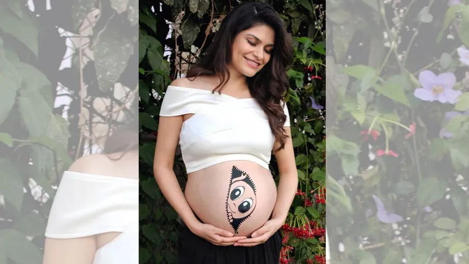 OMG : This TV Actress announced her pregnancy in an unique way