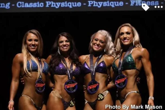 BREAKING : A women lost over 70 lbs to become a fitness competitor 