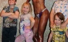 Mum of four battles depression but becomes a bodybuilder