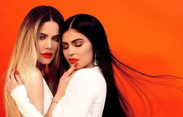 Kylie Jenner and Khloe Kardashian teaches your Hair Correctly