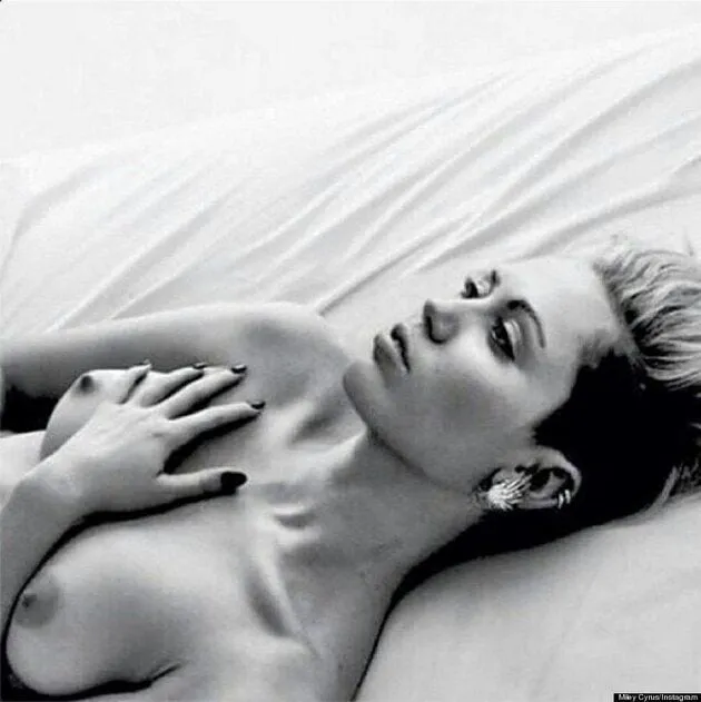 Miley Cyrus Free your Nipples Miley Cyrus Free your Nipples