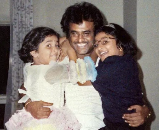 Aishwarya n Soundarya with Rajnikanth in Young age