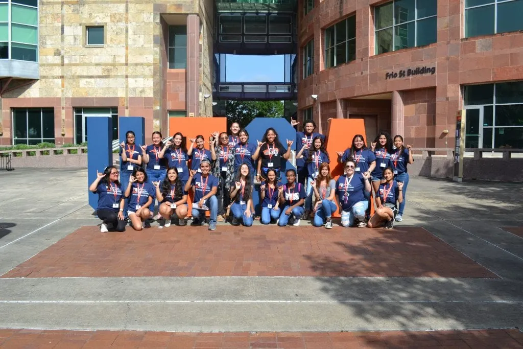 UTSA Students participate in the community health fair