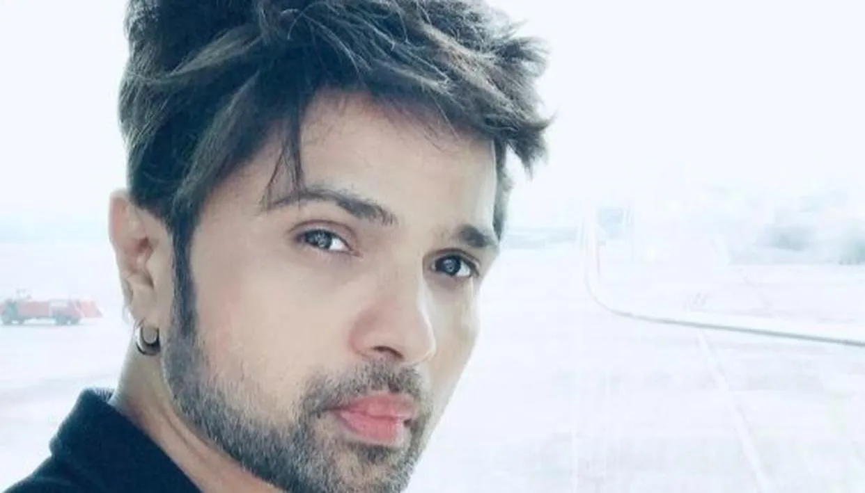 Himesh Reshammiya Shifts from the Old Look to New Look? How? 2 himesh reshammiya old to new looks