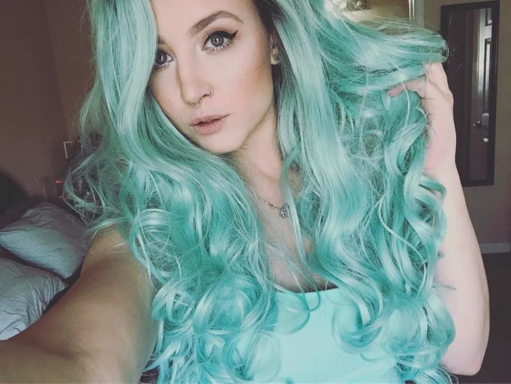 Gorgeous Blue Hair Color Ideas - Inspired by the Instagrammers 17 Tiffany Blue Hair Front Pose - Gorgeous Blue Hair Color Ideas