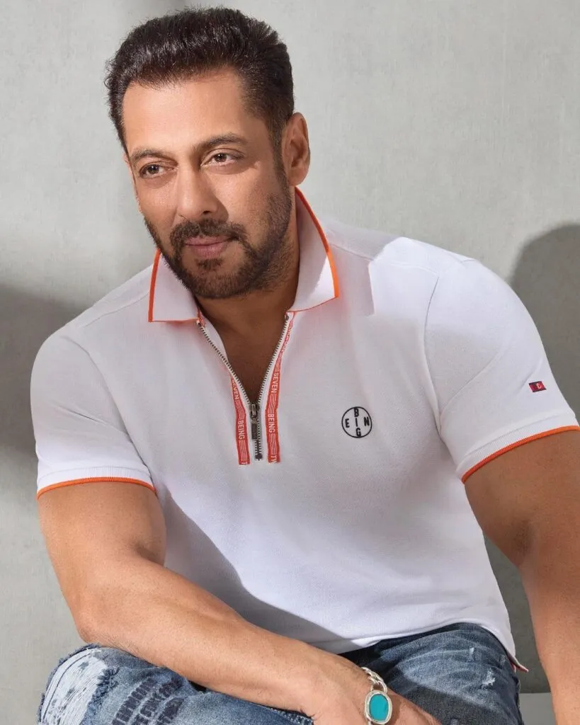 Salman wearing a white t-shirt Salman wearing a white t-shirt - top handsome man in India 2021