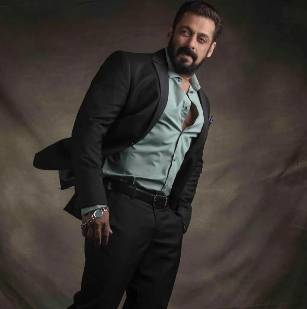 Salman Khan in Black suit posing for camera Salman Khan in Black suit posing for camera - Bollywood Short Actors