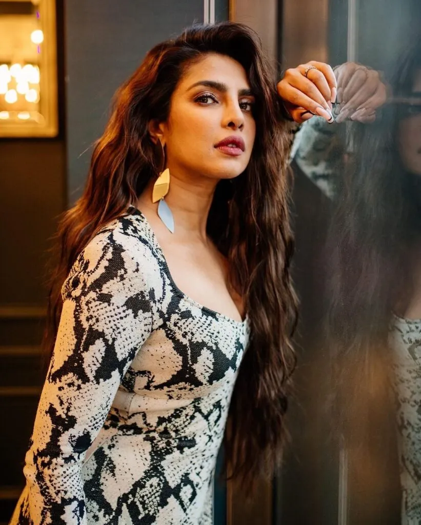 Priyanka Chopra in black and white printed dress and long extended tresses - priynaka chopra latest hairstyles