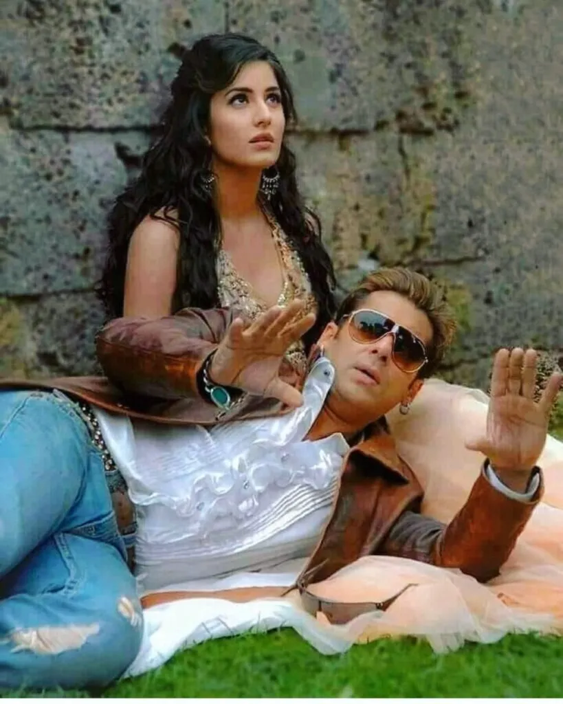 Salman Khan is lying on Katrina Kaif's lap Salman Khan is lying on Katrina Kaif's lap - Katrina Kaif Love Life