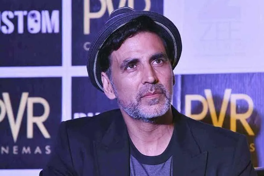 Akshay Kumar wearing a hat without makeup Akshay Kumar wearing a hat without makeup - Indian actors without makeup