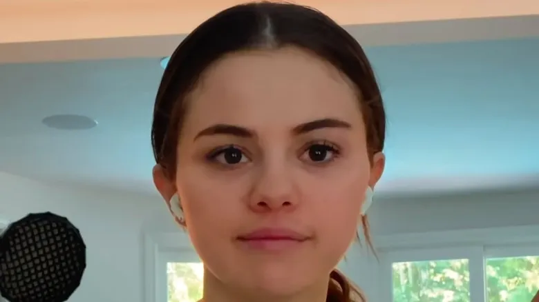 Selena Gomez without makeup photo Selena Gomez without makeup photo - Selena Gomez pictures without makeup