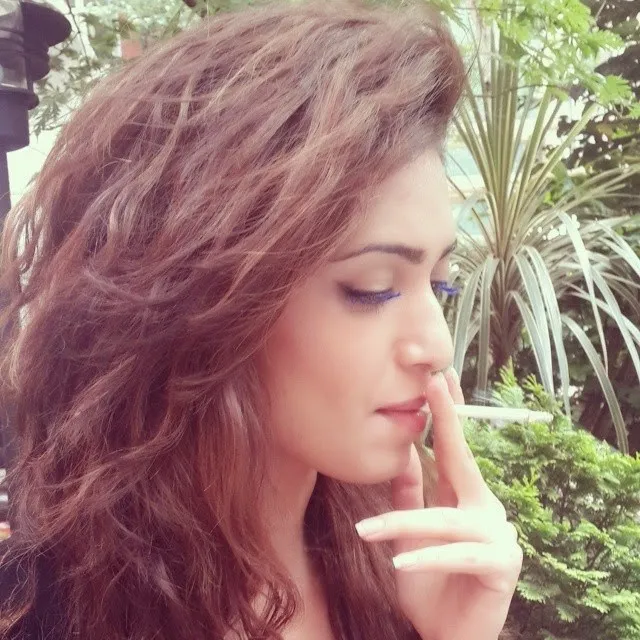 Karishma Tanna smoking - actress life