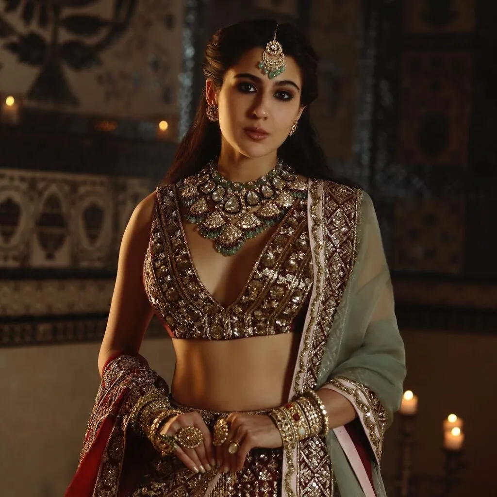 Sara Ali Khan in maroon lehenga and heavy necklace Sara Ali Khan in maroon lehenga and heavy necklace - bollywood actresses hairstyles 2022