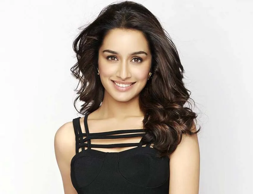 Shraddha Kapoor in black dress with open hair Shraddha Kapoor in black dress with open hair - bollywood actress latest hairstyles