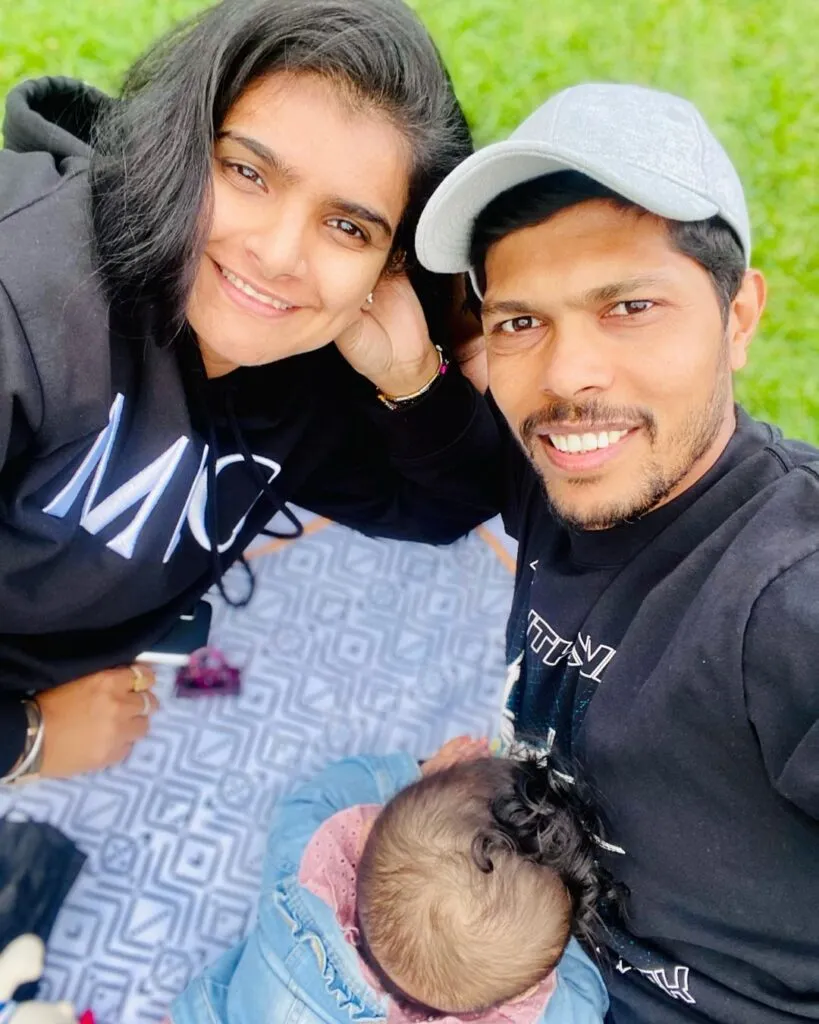 Umesh Yadav and Tanya Wadhwa posing for a selfie Umesh Yadav and Tanya Wadhwa posing for a selfie - wives of indian cricketers