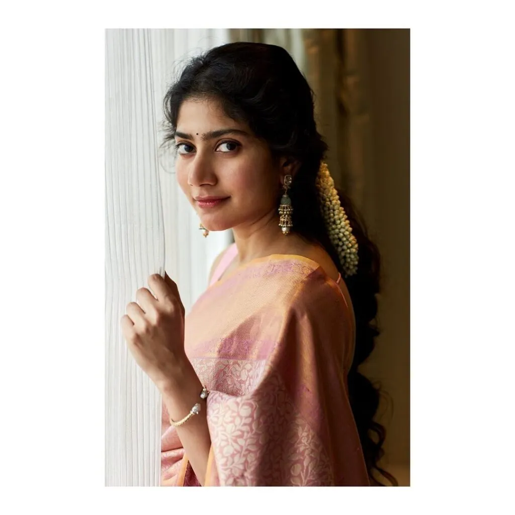 Sai Pallavi in pink saree with gajra Sai Pallavi in pink saree with gajra - bollywood actresses hairstyles