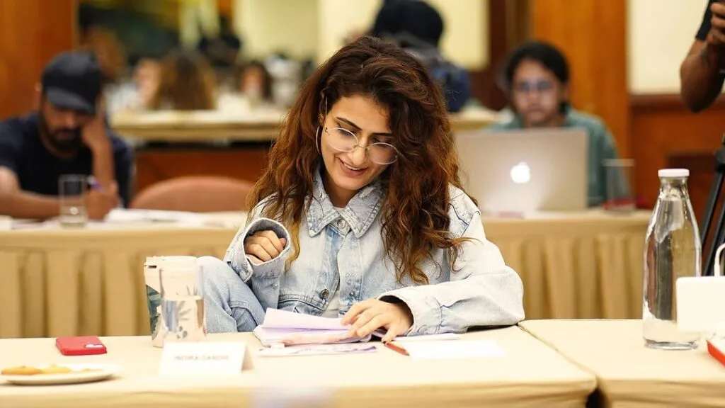 Fatima Sana Shaikh in denim shirt with spectacles Fatima Sana Shaikh in denim shirt with spectacles - bollywood actress latest hairstyles