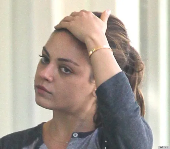 Mila Kunis in blue top without makeup Mila Kunis in blue top without makeup - hollywood actress without makeup