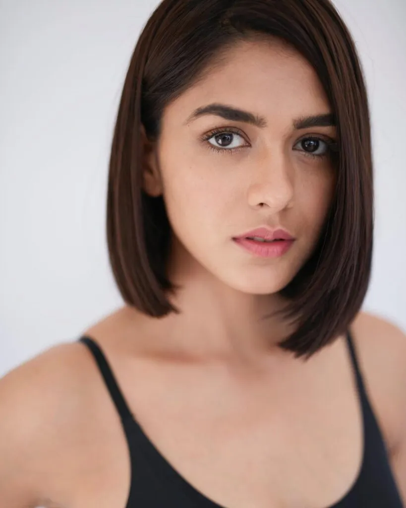Mrunal Thakur in black strappy dress with bob haircut Mrunal Thakur in black strappy dress with bob haircut - bollywood actresses hairstyles 2022