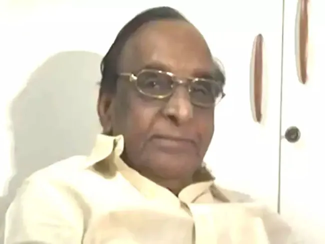 T Rama Rao in light yellow shirt with spectacles T Rama Rao in light yellow shirt with spectacles - bollywood celebrities who passed away in 2022