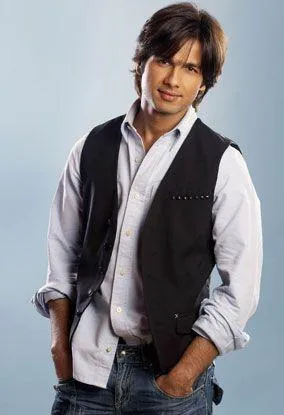 148+ Shahid Kapoor Hairstyles That Attracts Every Woman Towards Him 3